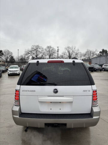 2003 Mercury Mountaineer Luxury