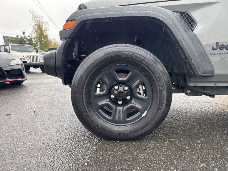 2020 Jeep Gladiator Sport