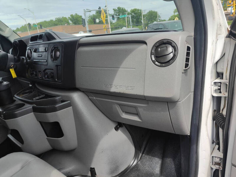 2013 Ford E-Series E-350 SD XL