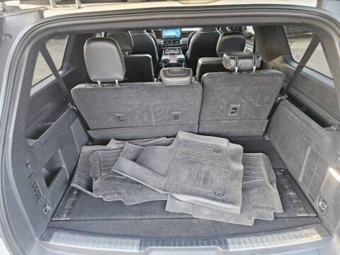 2022 Lincoln Navigator L Black Label