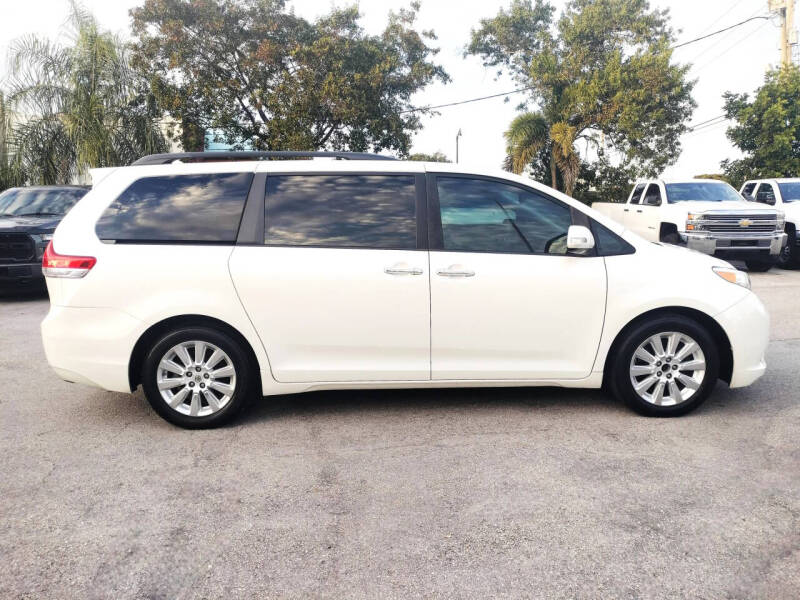 2014 Toyota Sienna Limited 7-Passenger