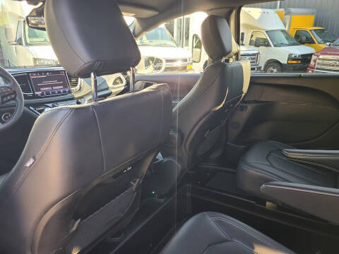 2021 Chrysler Pacifica Touring L