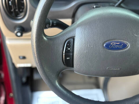 2004 Ford E-Series E-350 SD XLT