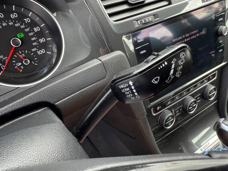 2019 Volkswagen e-Golf SE