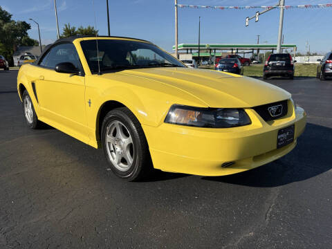 2003 Ford Mustang Deluxe