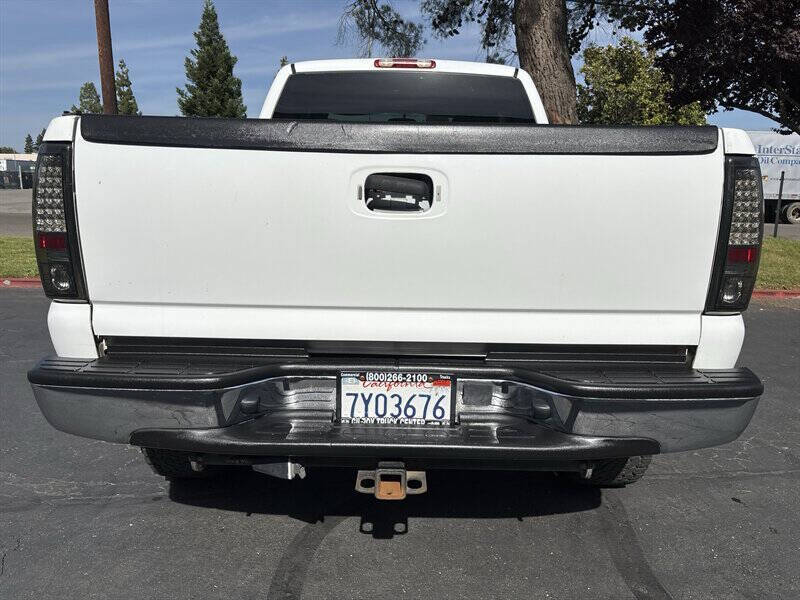 2005 GMC Sierra 2500HD
