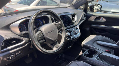 2019 Chrysler Pacifica Limited 35th Anniversary