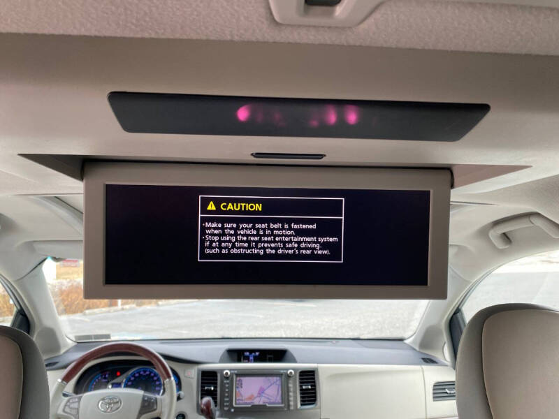 2012 Toyota Sienna Limited 7-Passenger