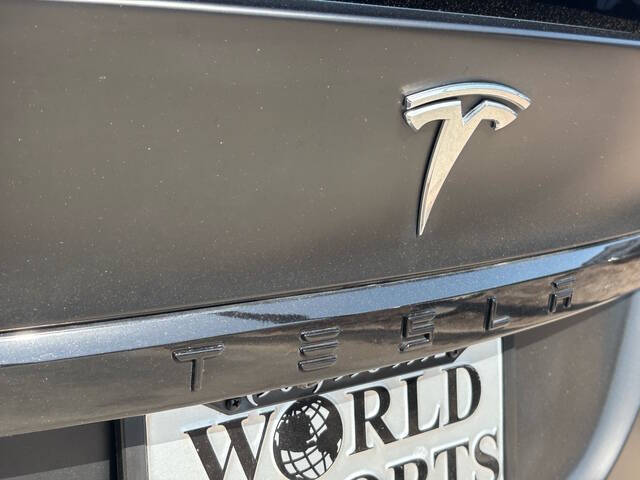 2023 Tesla Model X 28