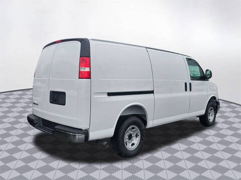 2025 Chevrolet Express 2500