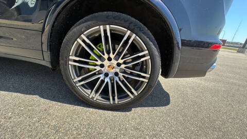 2016 Porsche Cayenne S E-Hybrid