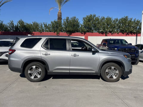 2024 Honda Pilot EX-L w/Rear Captain's Chairs