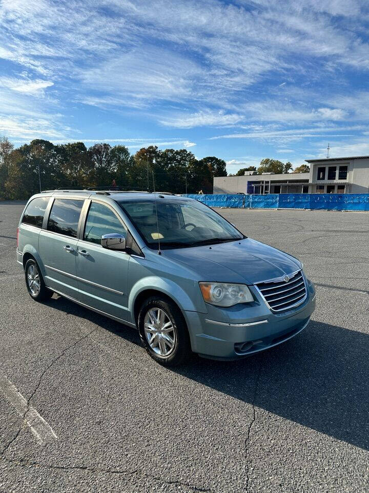 2008 Chrysler Town and Country for sale at Concord Auto Mall in Concord, NC