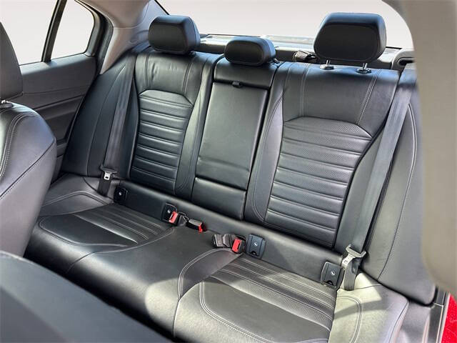 2017 Alfa Romeo Giulia Ti