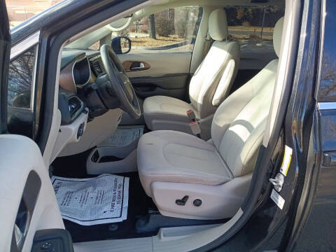 2017 Chrysler Pacifica LX