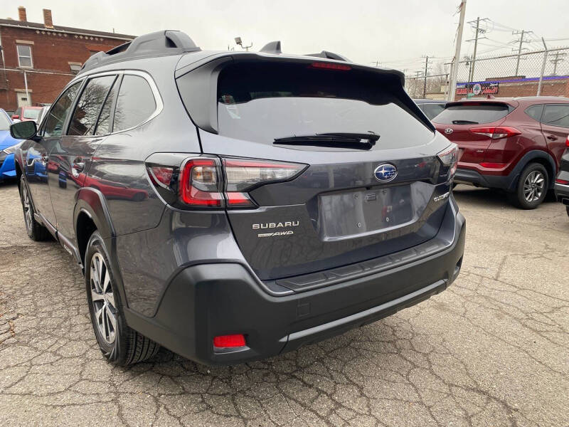 2025 Subaru Outback Premium
