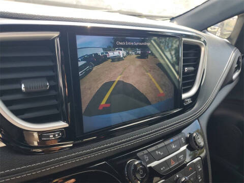 2024 Chrysler Pacifica Touring