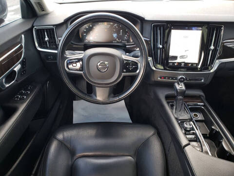 2018 Volvo S90 T6 Momentum