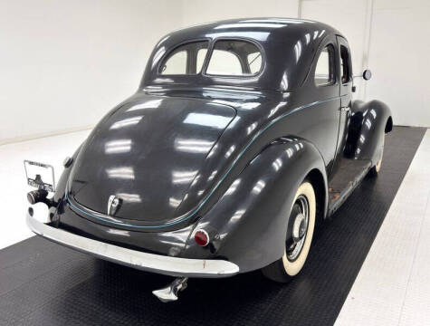 1937 Ford Deluxe