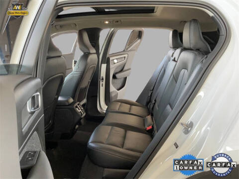 2024 Volvo XC40 B5 Plus Dark Theme