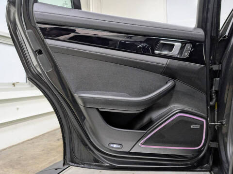 2022 Porsche Panamera 4