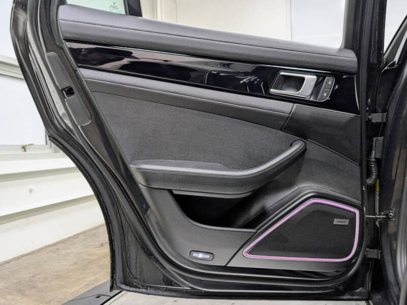 2022 Porsche Panamera 4