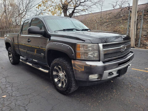 2013 Chevrolet Silverado 1500 for sale at U.S. Auto Group in Chicago IL