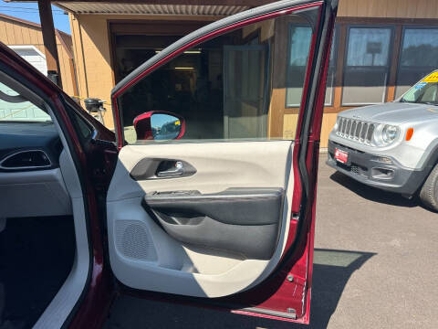 2020 Chrysler Pacifica Touring L