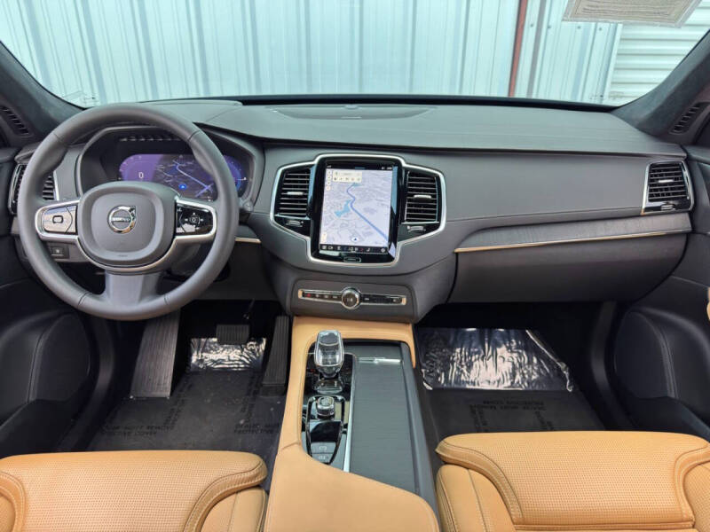 2024 Volvo XC90 Recharge T8 Ultimate Bright Theme 7P