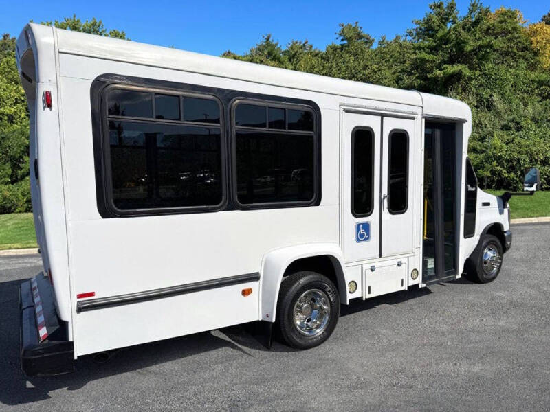 2013 Ford E-Series E-350 SD