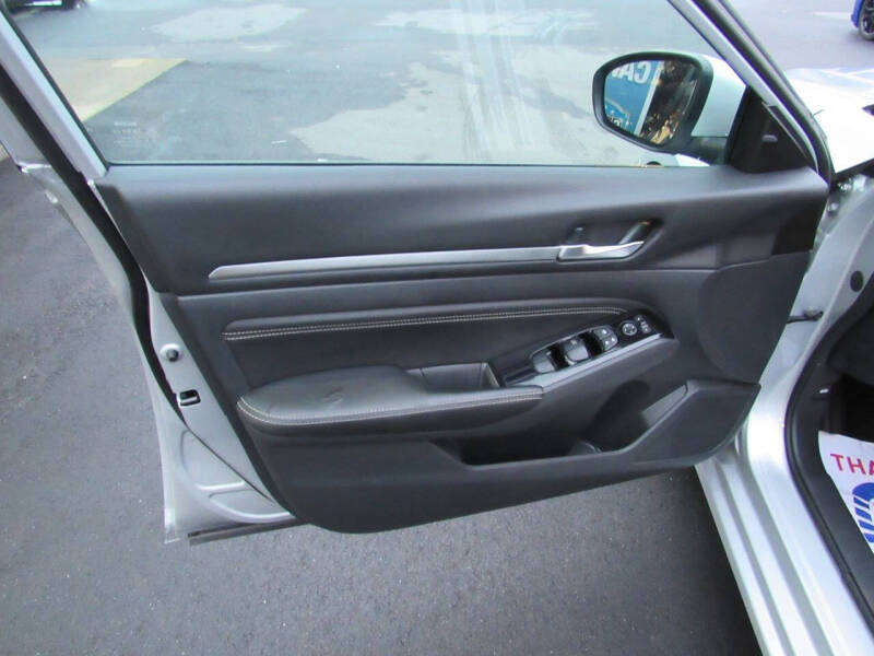 2022 Nissan Altima 2.5 SV