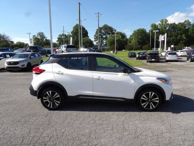 2019 Nissan Kicks SR