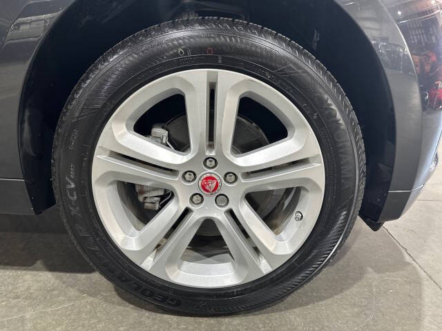 2017 Jaguar F-PACE 35t R-Sport