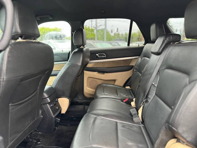 2017 Ford Explorer
