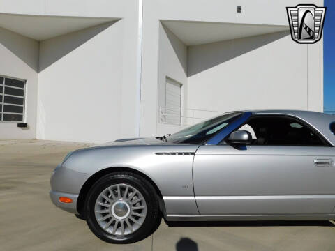 2004 Ford Thunderbird Deluxe