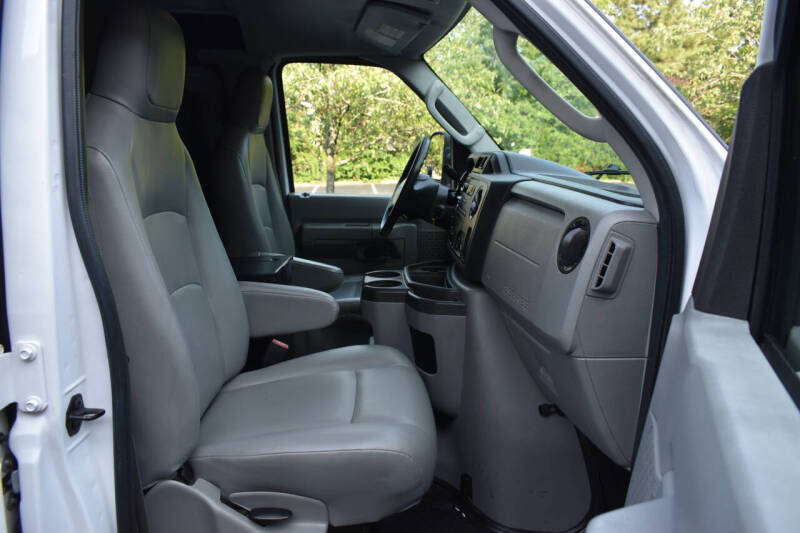 2014 Ford E-Series E-350 SD