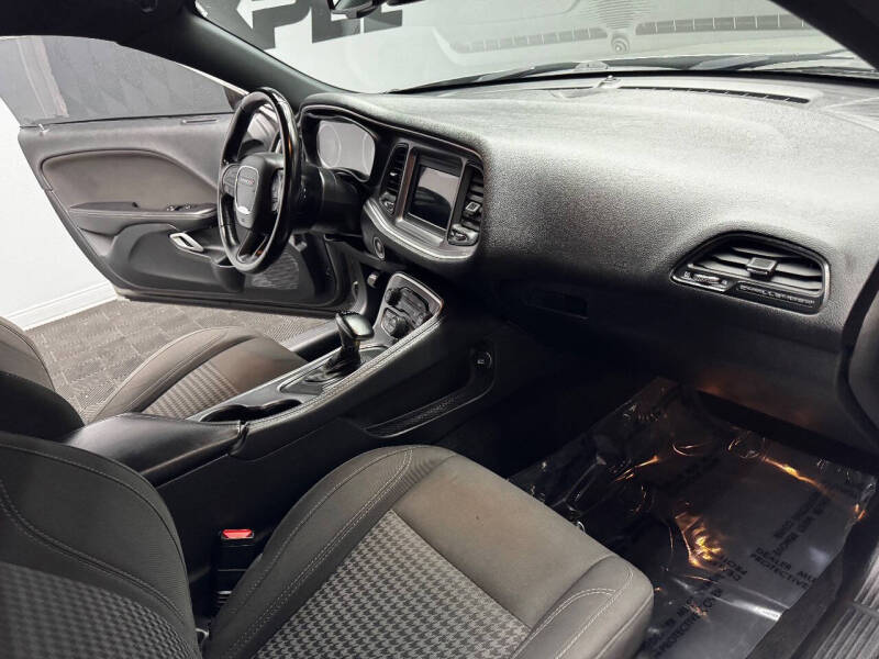 2019 Dodge Challenger SXT