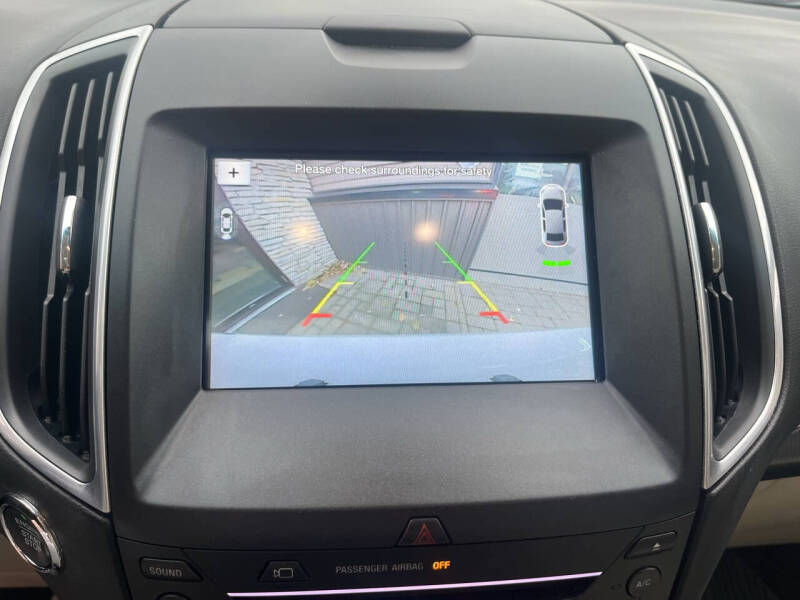 2017 Ford Edge Titanium