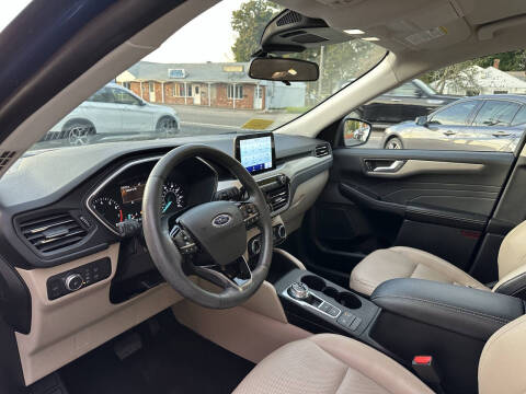 2022 Ford Escape SEL