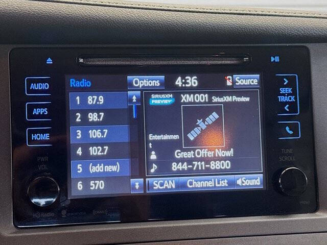 2017 Toyota Sienna XLE 7-Passenger Auto Access Seat