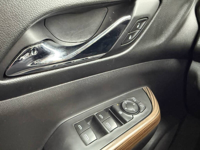 2017 GMC Acadia SLE-2