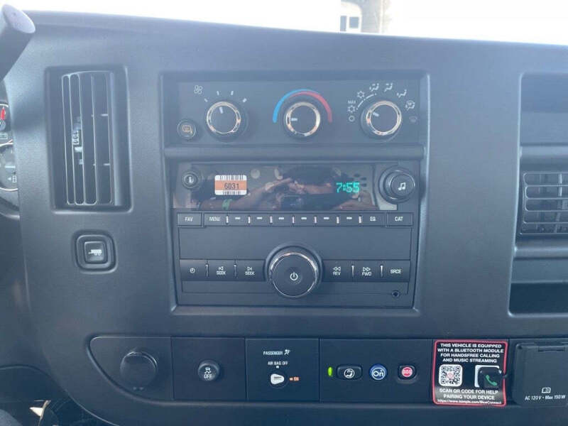 2025 Chevrolet Express 2500