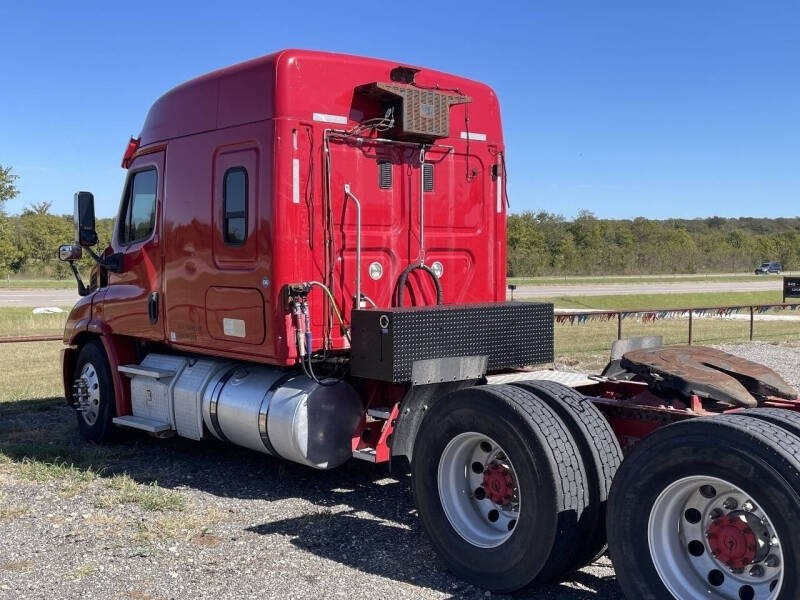 2014 Freightliner Cascadia