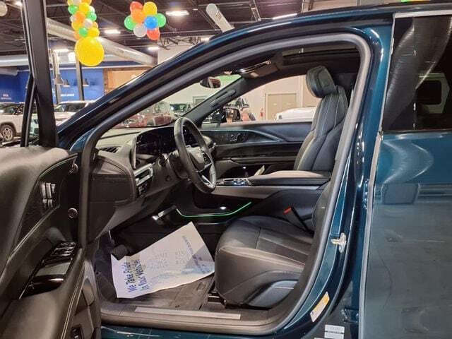 2024 Cadillac LYRIQ Luxury 1