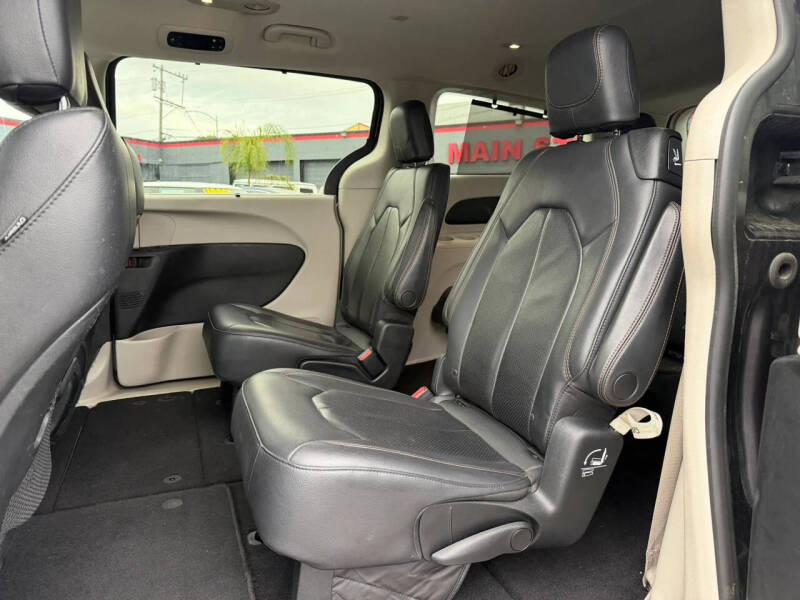 2018 Chrysler Pacifica Touring L