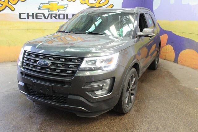 Used 2017 Ford Explorer XLT with VIN 1FM5K8D81HGD71472 for sale in Grand Ledge, MI