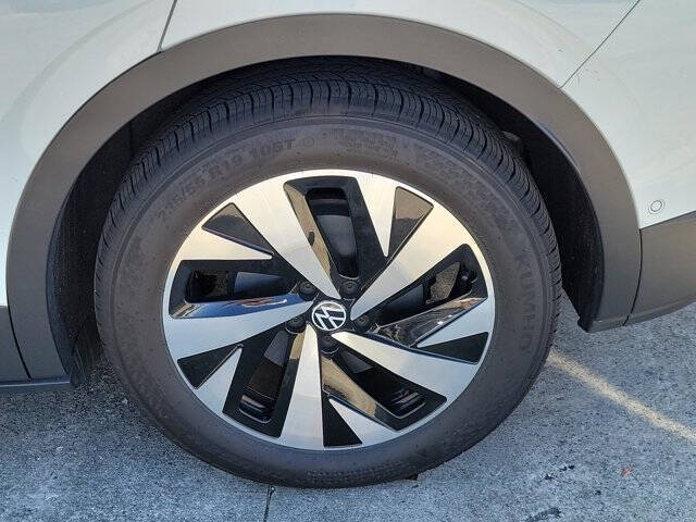 2023 Volkswagen ID.4 Pro