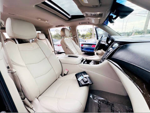 2018 Cadillac Escalade ESV Luxury