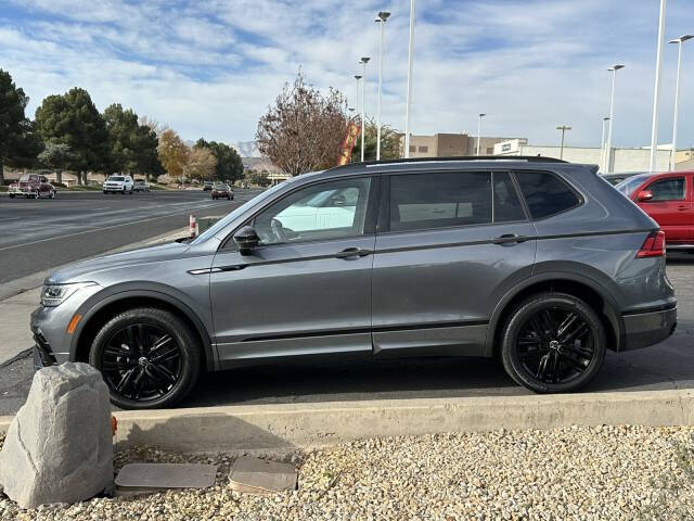 2022 Volkswagen Tiguan SE R-Line Black