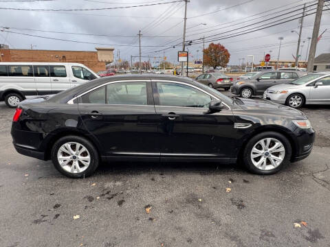 2011 Ford Taurus SEL